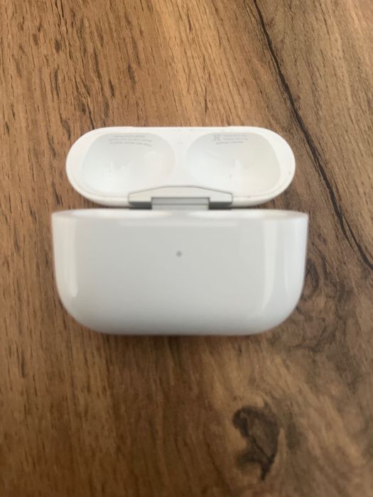 Airpods pro 2 кейс оригинал лайтинг