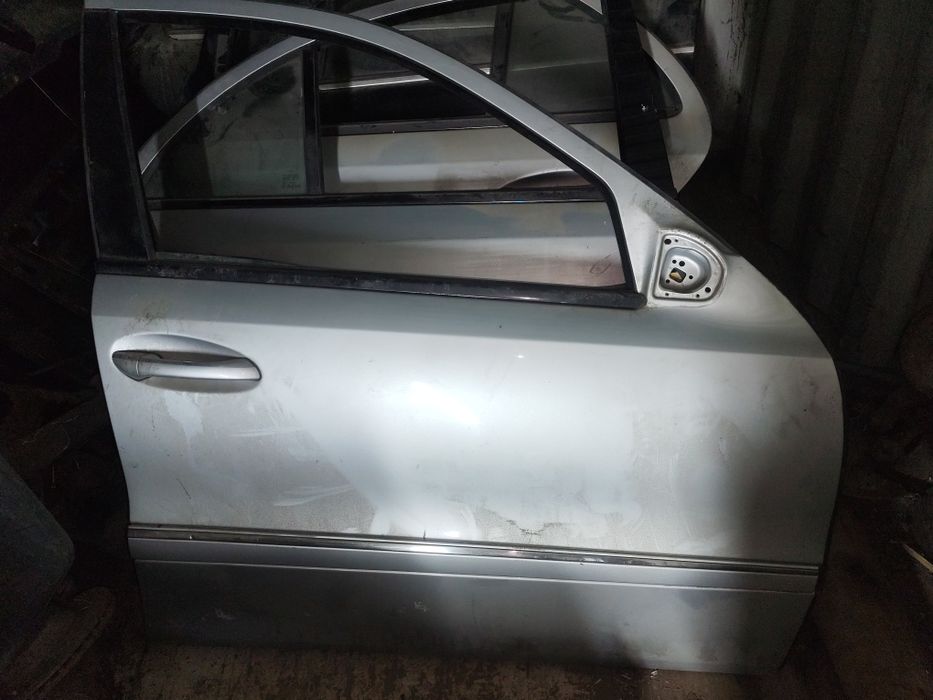 Продам двери на Мерседес w211 e class w 220 s class
