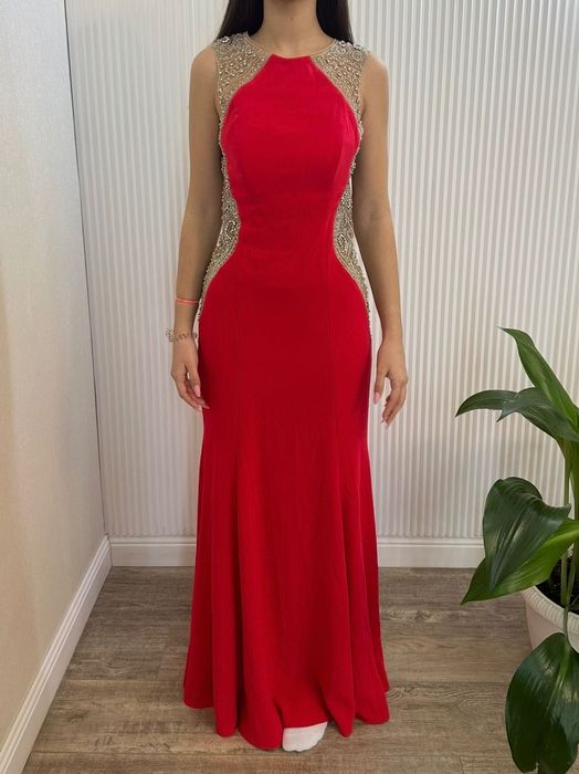 Вечернее  красивое платье