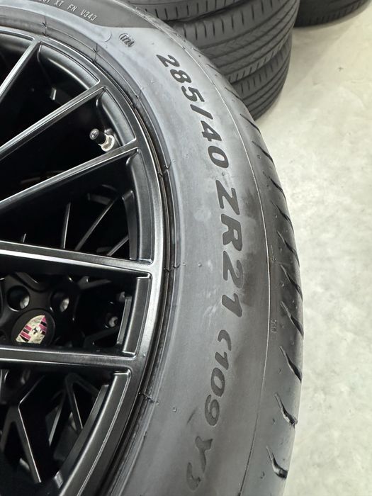 Jante Porsche Cayenne R21 E3 9Y Facelift Spyder Negru Originale Pirelli de vara 2024 90%