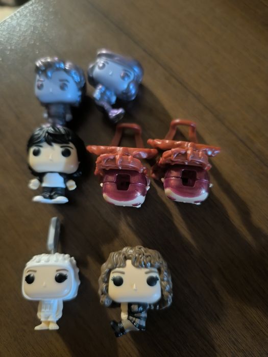 Киндер Очень странные дела