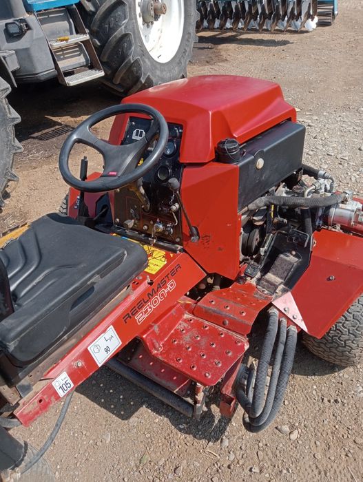 Tractorașe de tuns gazonul Toro Reel master 2300-D