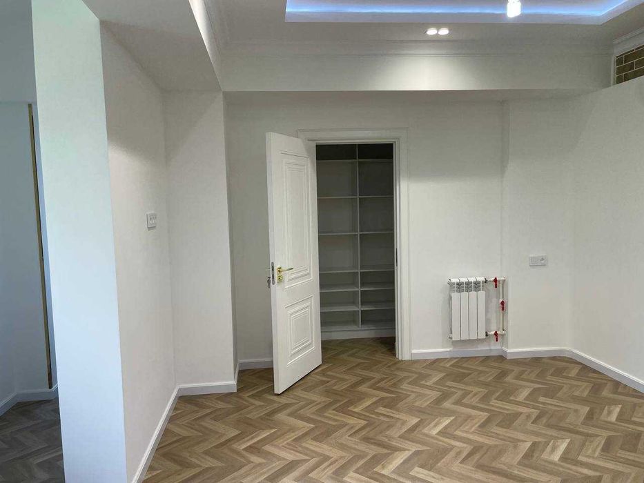 Продается 3х Комнатная квартира  ЦУМ Туркменское посольство Центр