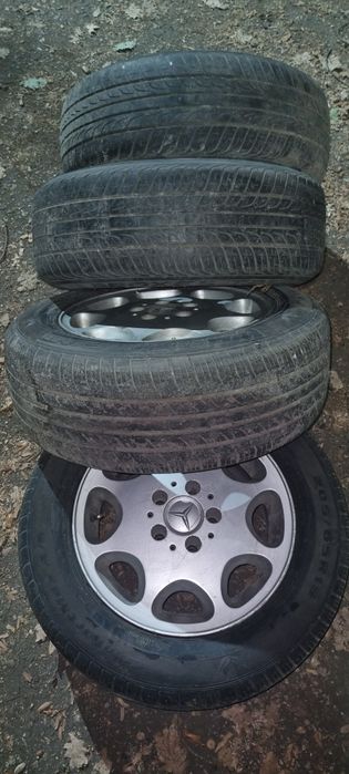 Продаю диски с резиной R 15 mercedes мерседес