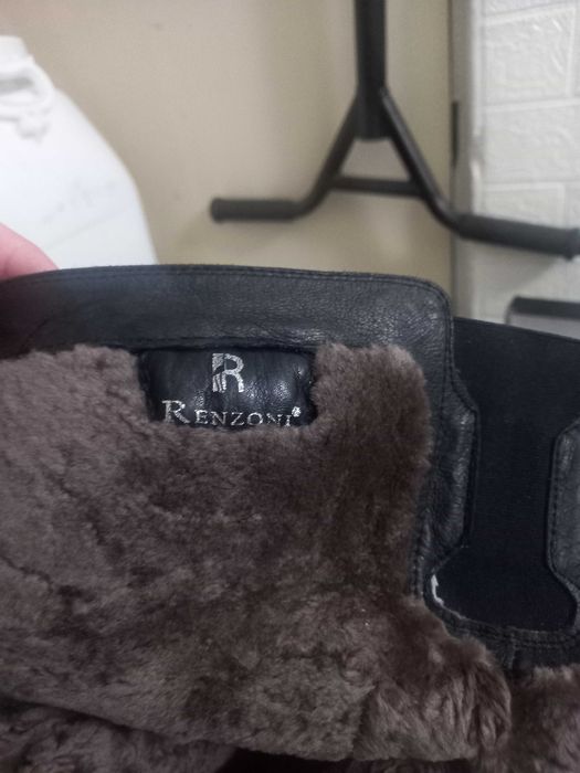 Продаю кожаные сапоги