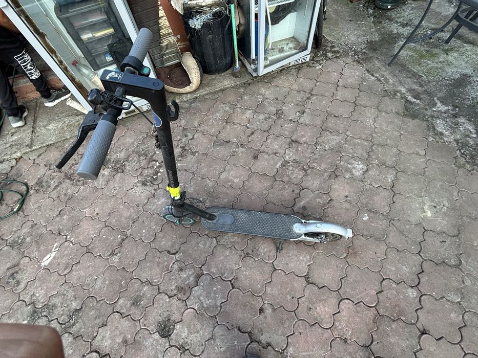 Trotineta xiaomi mercedes defecta
