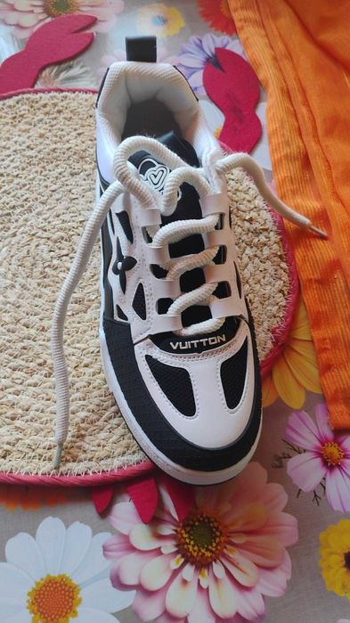 Adidasi lv skate