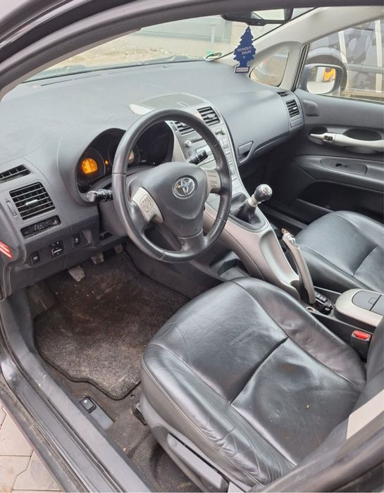 Тойота Аурис / Toyota Auris 2.2 d cat на части