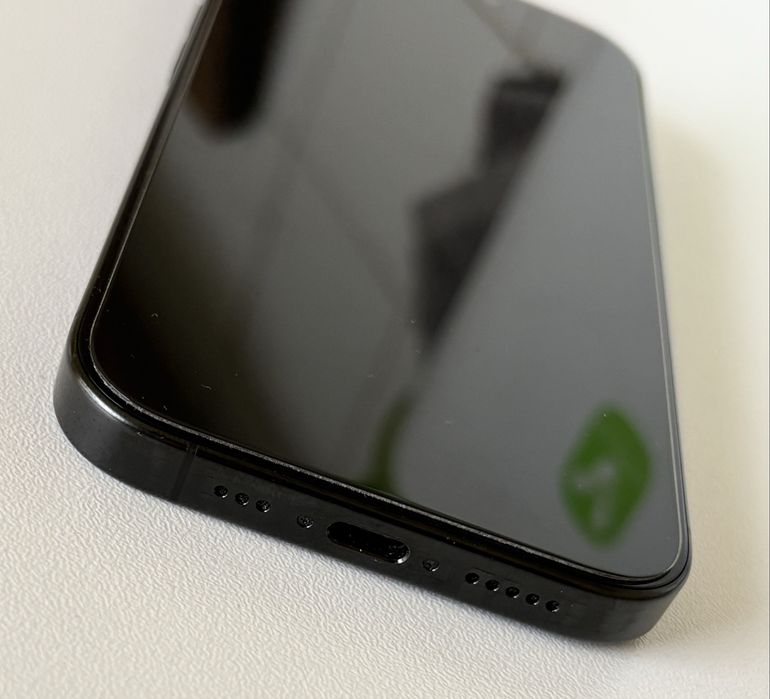 Apple iPhone 16 Pro Black Titanium 128GB на 1 месец!