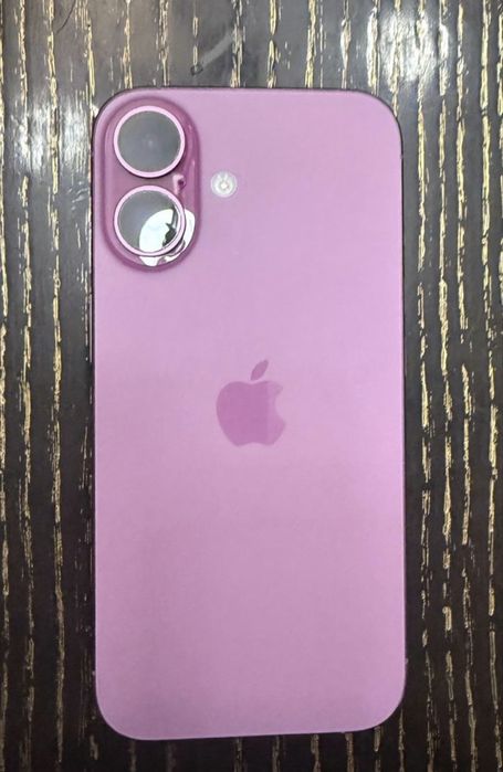 Iphone 16 ,roz, 256 gb, baterie 93%, functionează perfect, decodat