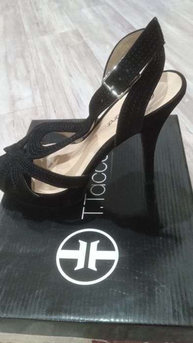 Продам босоножки дёшево