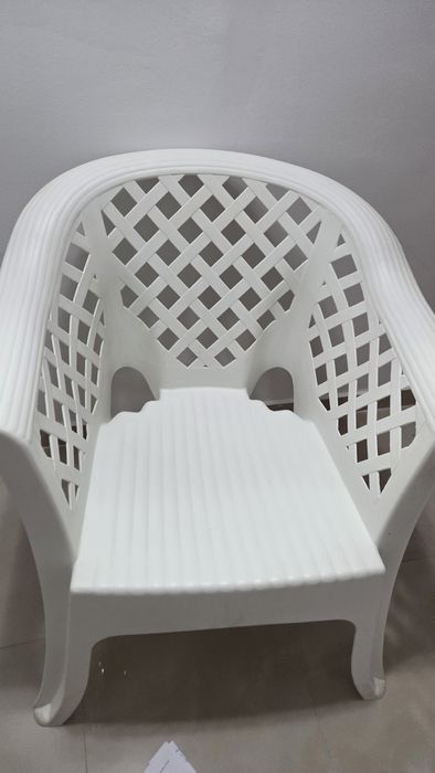 Продавам столове