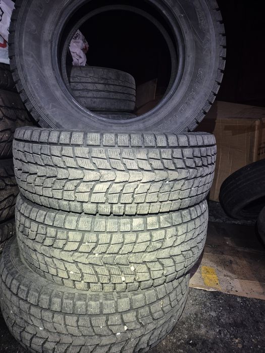 Продам резину Dunlop 265/65/17
