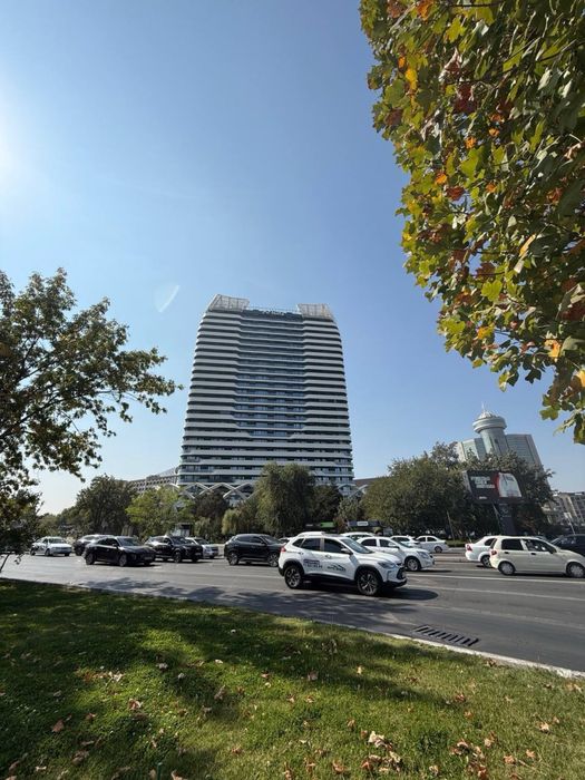 Nrg U-tower | Дружба - Сдается в аренду помещение вдоль дороги 187м2