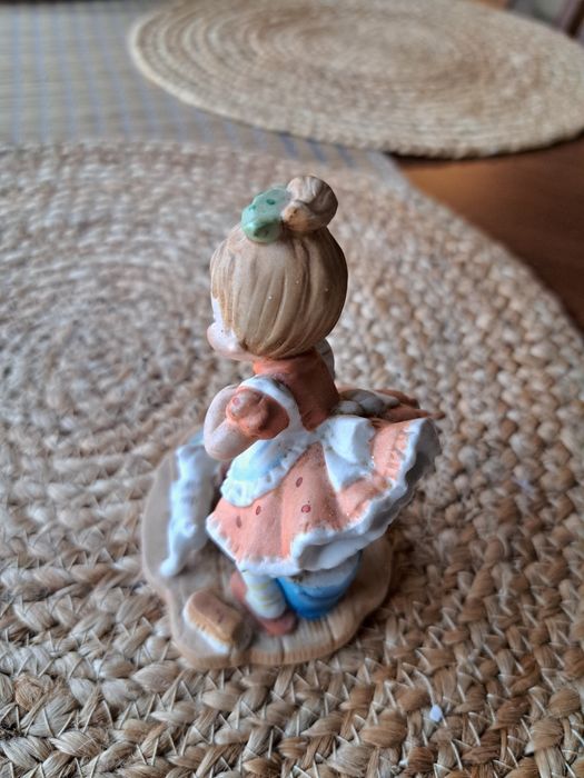 Порцеланова фирура