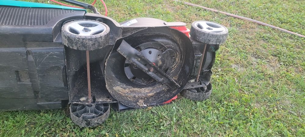 Mașină electrică gazon