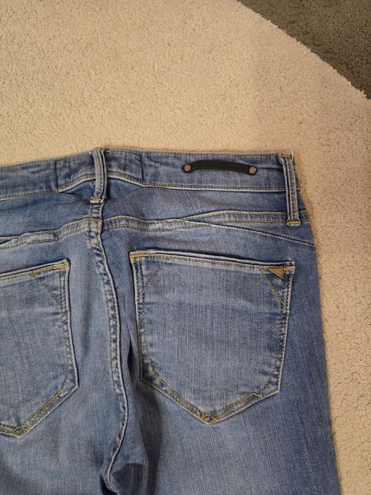 Продавам 3 бр.дънки марка River Island за 10 евро обща цена. Размер М