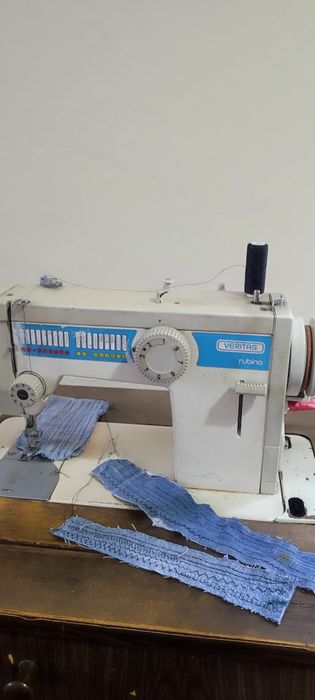 Продам швейную машину