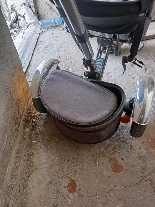 Трехколесный велосипед от компании coolboy для детей