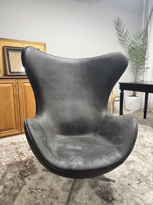 Продается кожаное кресло