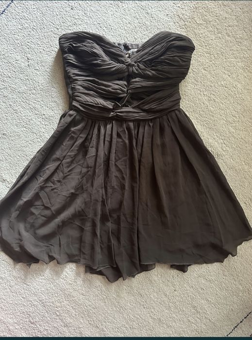 Кафява разкроена рокля