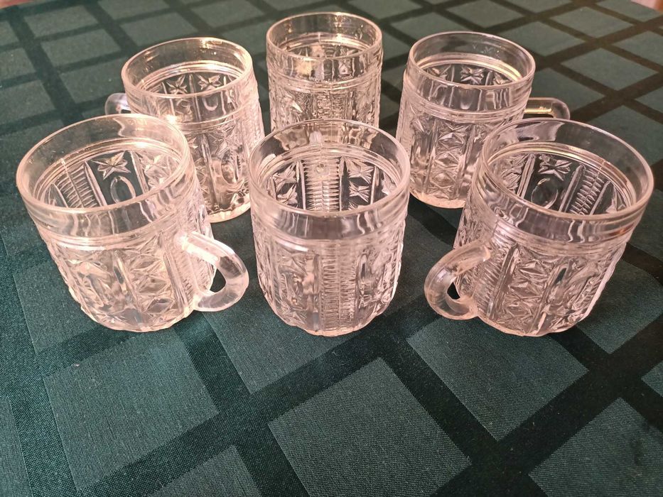 Набор маленьких кружек