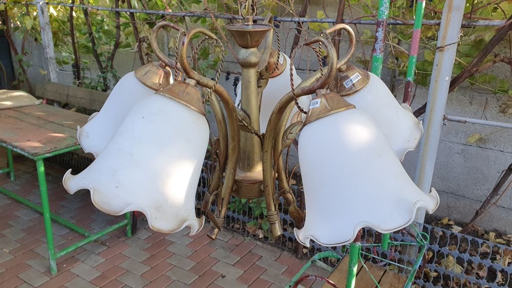 Lumini dinamice si Lustra cu 5 brate.