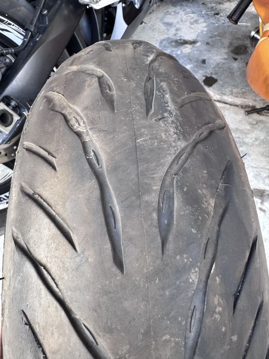 Bridgstone Batllax T32r  190 50 17