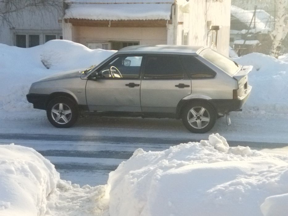 Продам ваз 2109 год выпуска 2002