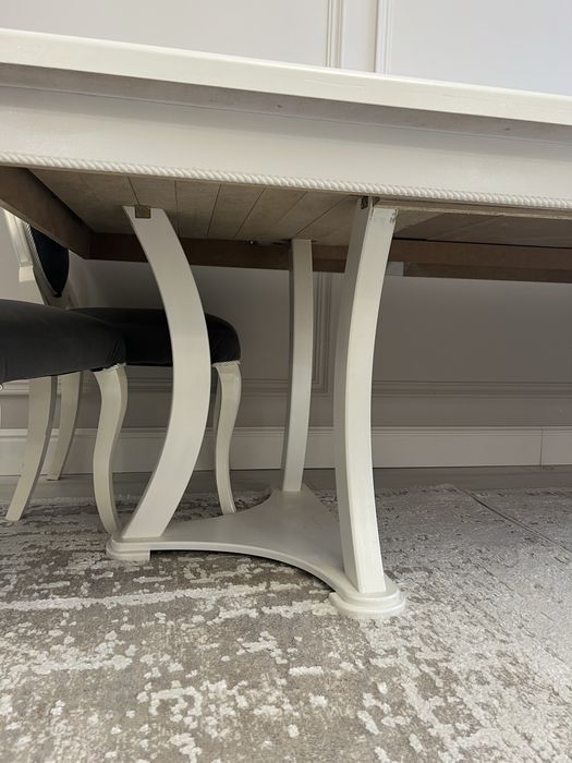 Стол со стульями