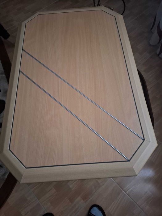 vand masuta salon adusa din Germania în stare buna