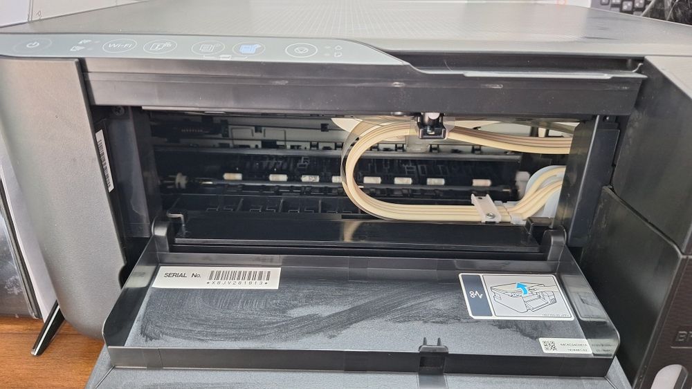 Epson L3250 deyarli yangi