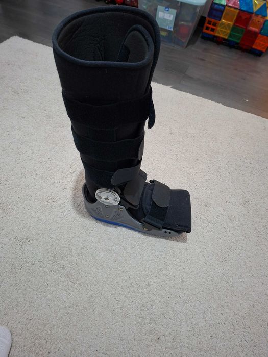 Vând orteză ortopedică Ligastep ROM Walker (Thuasne