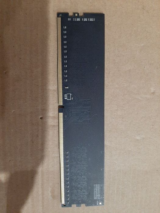 Обменяю плашку 4 гб ддр4