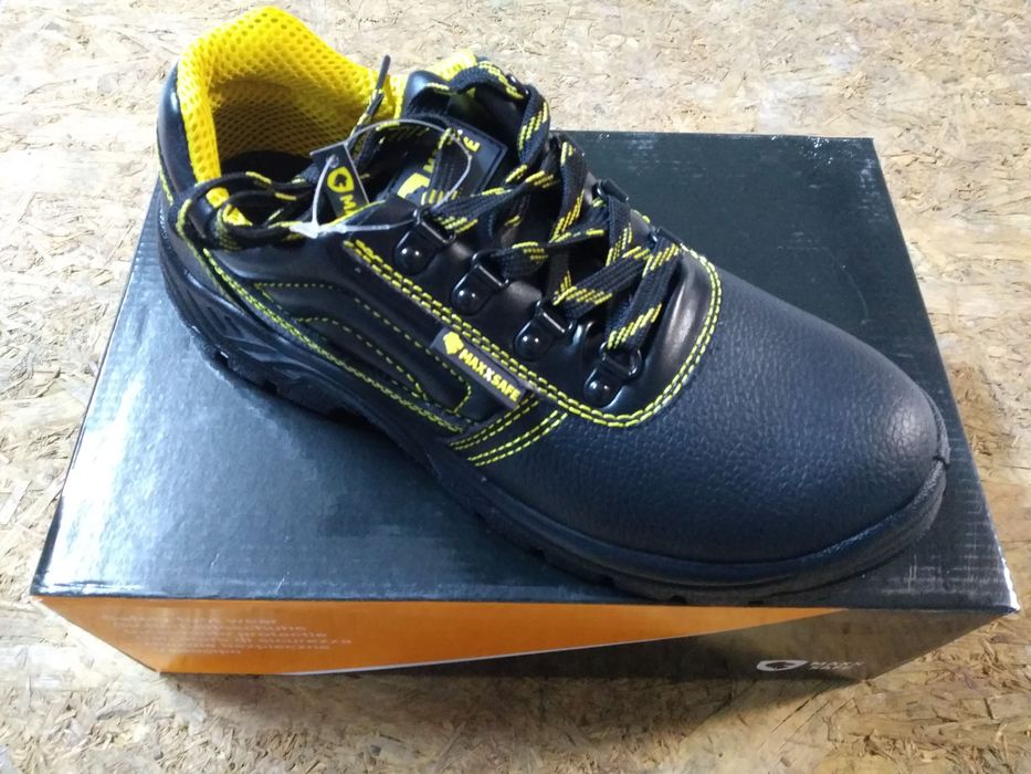 Bocanci si pantofi de protectie