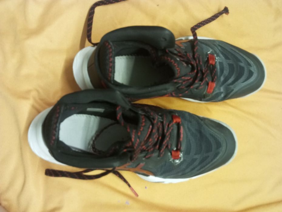 Продам кросовки срочно