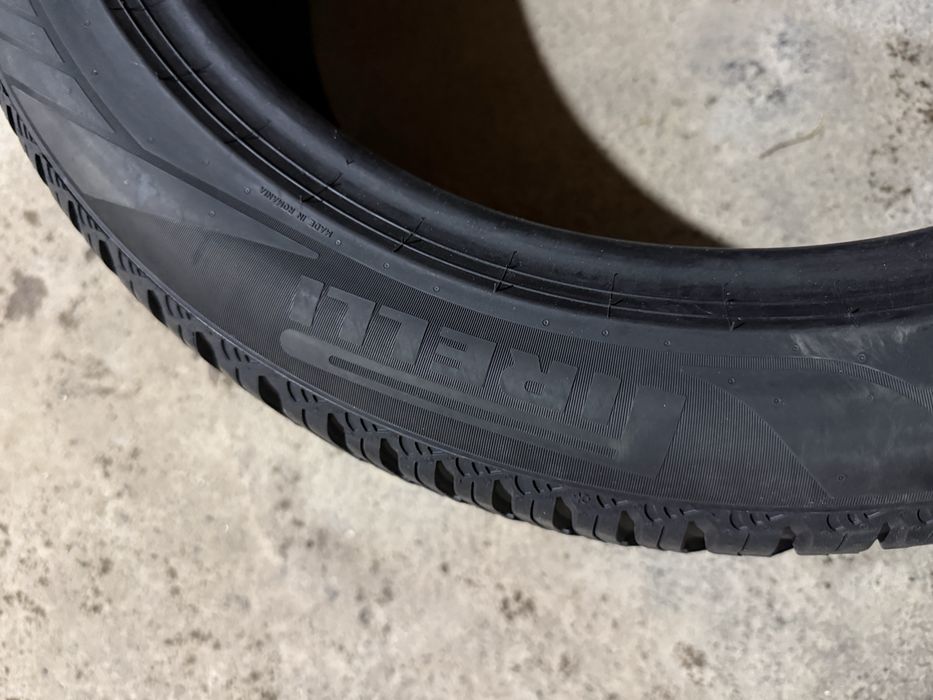 235 40 18 Pirelli Cinturato all season