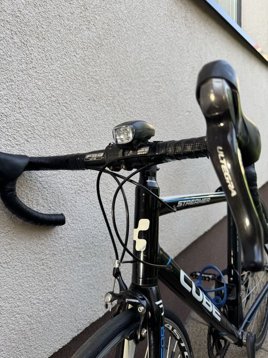 Bicicleta Cube cursiera viteza sosea