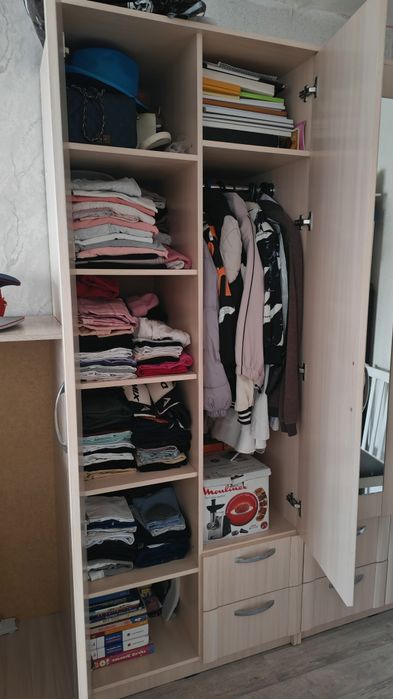 Срочно продам шкаф