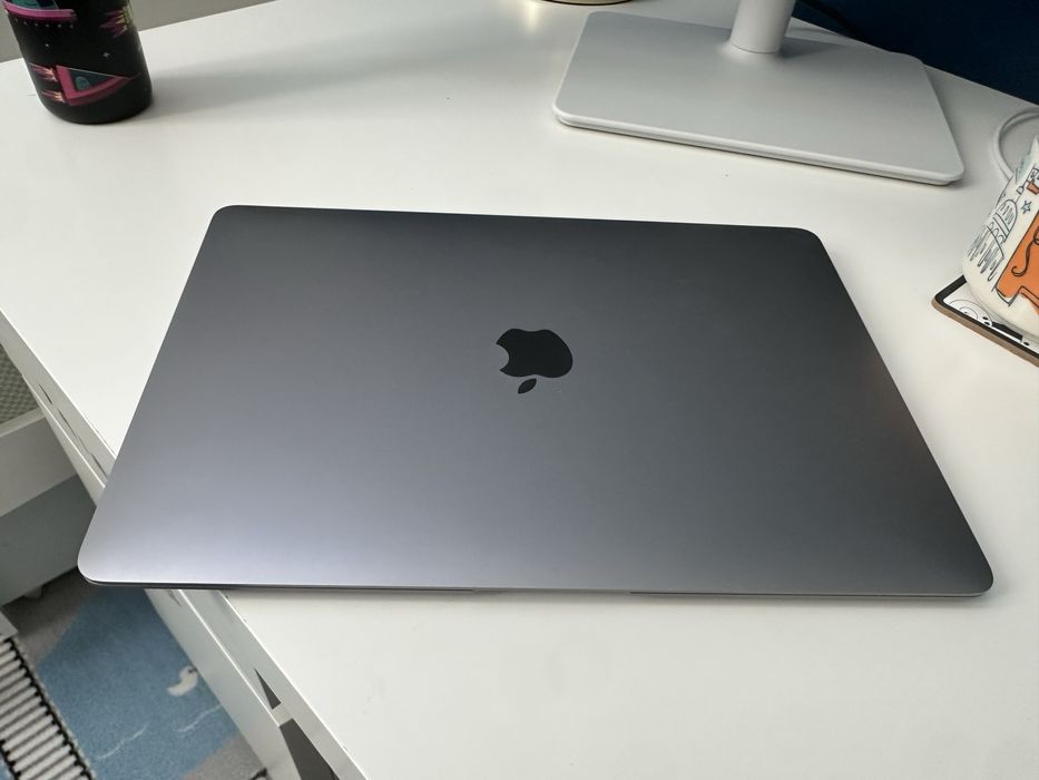 Apple Macbook air m1, 13.3’’, A2337 - ca nou, foarte bine ingrijit