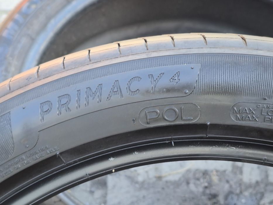 245 45 19 Michelin