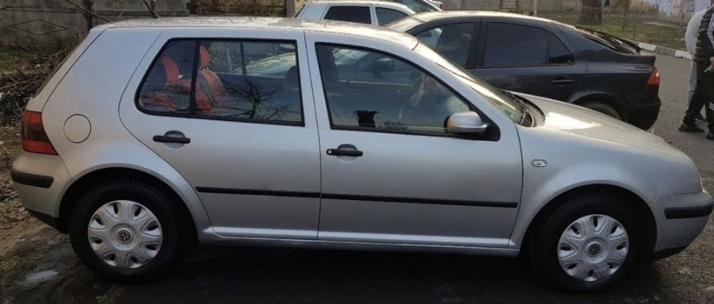 Vând Golf IV 1.6