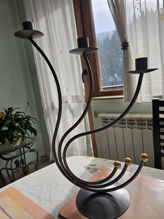 Нов  елегантен  свещник