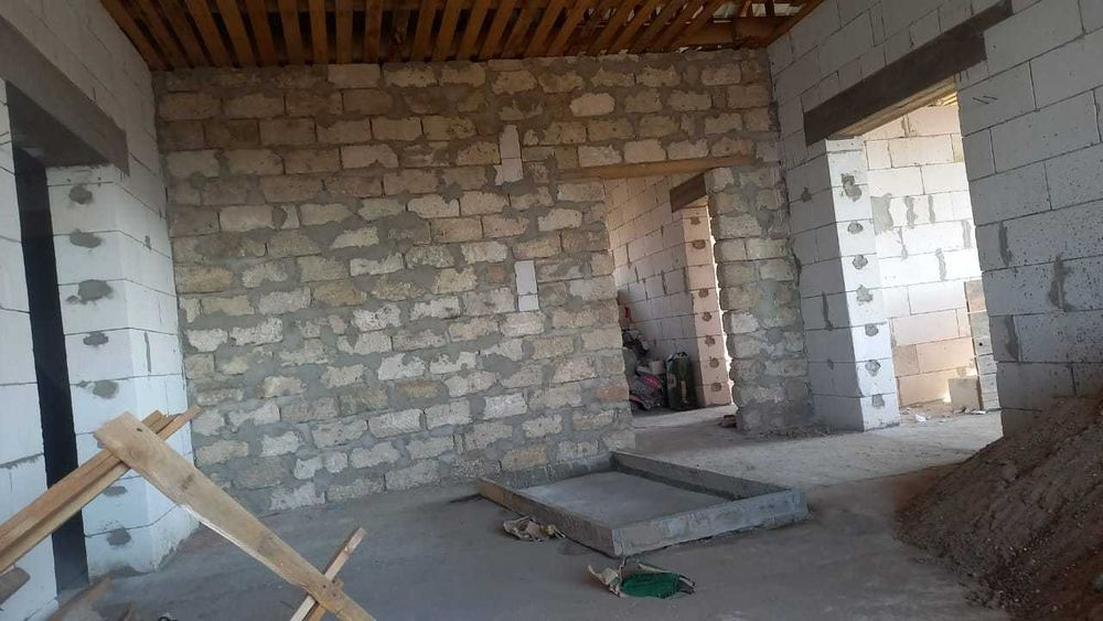 Продам  в Акшат 2 недостроенный дом