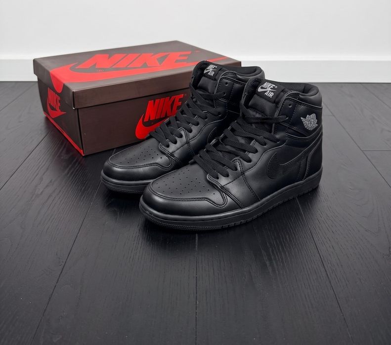 Adidasi Jordan 1 High Triple Black