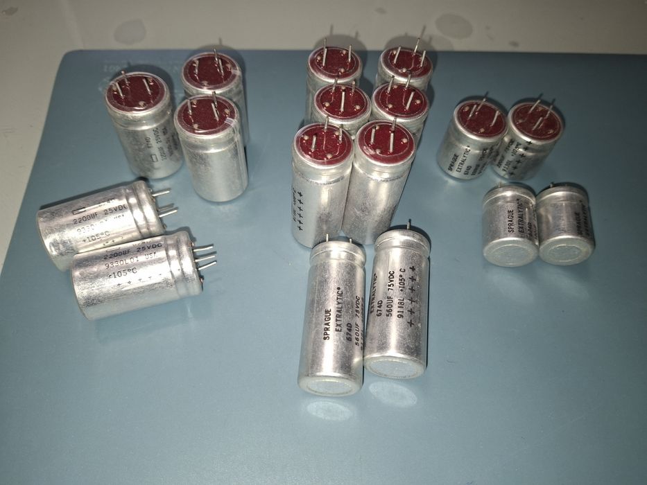 Condensatori electroliți aluminiu  Sprague Extralytic, 15 buc., diverse capacități