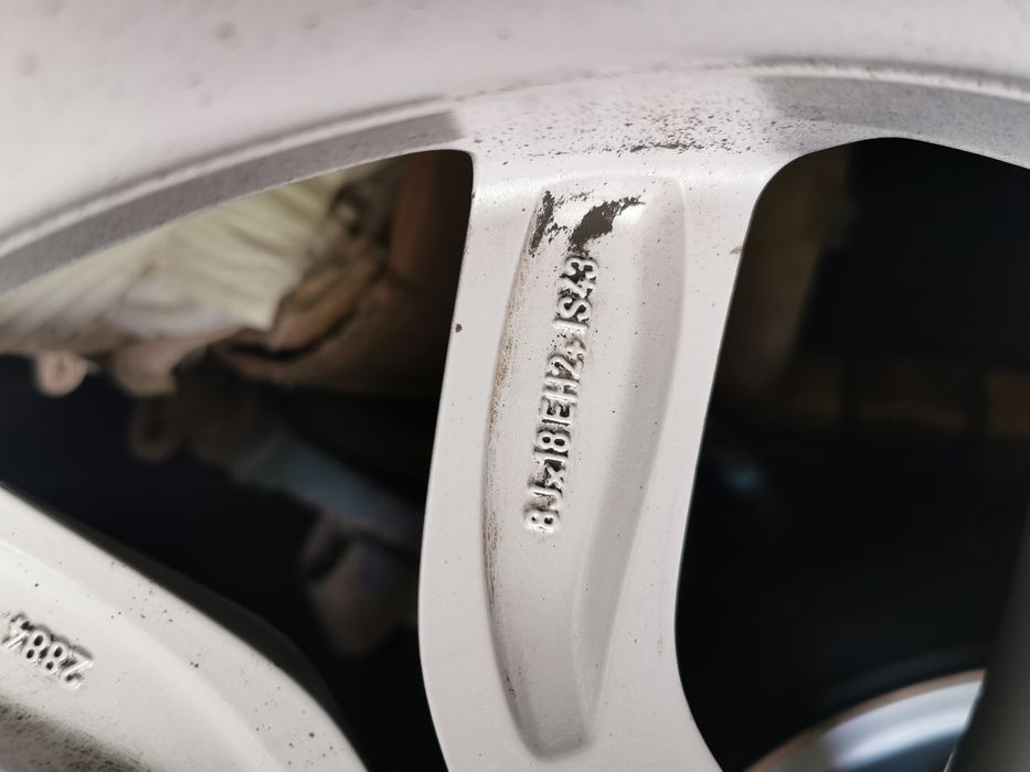 Оригинални джанти с гуми 18ки бмв bmw