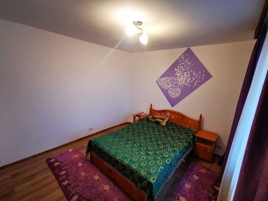 Închiriez apartament cu 2 camere, decomandat, în cartierul George Enescu
