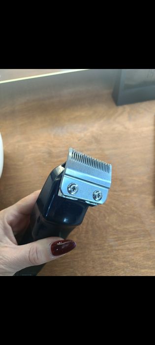 Продам машинку для стрижки волос