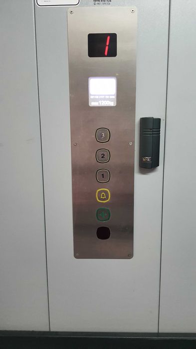 Продава се Хотел в Русе, Здравец - 3416 кв.м за 381 €/кв.м - Снимка #2